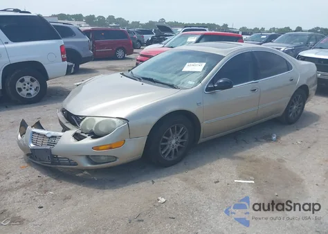 2002 Chrysler 300M z USA, uszkodzony, nr VIN 2C3HE66G92H227105